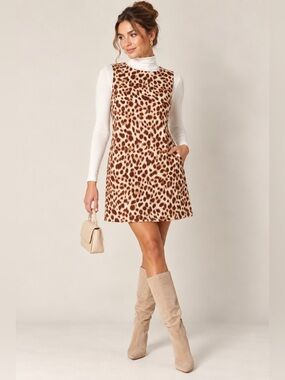 Prosperina Leopard Print Sleeveless shift dress